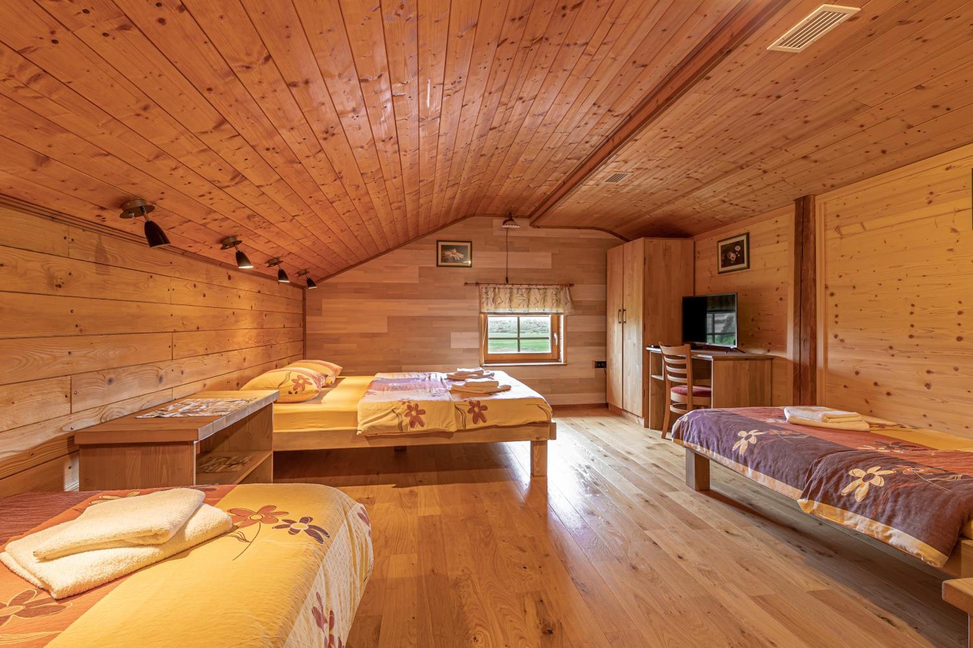 House Na Meji With Sauna - Happy Rentals Pivka Exterior foto